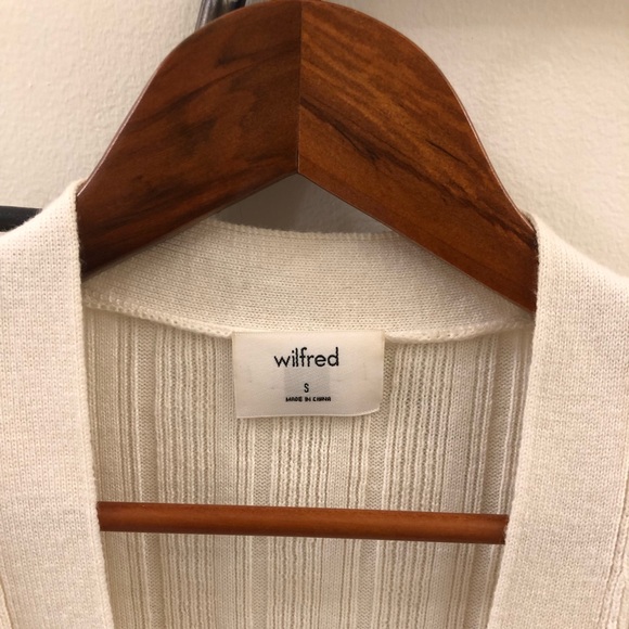 Wilfred Plunge V cardigan | Wilfred Thais sweater - Picture 2 of 6